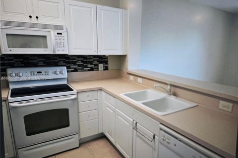 Condo in Homestead, Florida, 3 bedrooms № 1991486 - photo 11