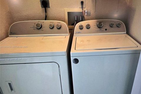 Condo in Homestead, Florida, 3 bedrooms № 1991486 - photo 16