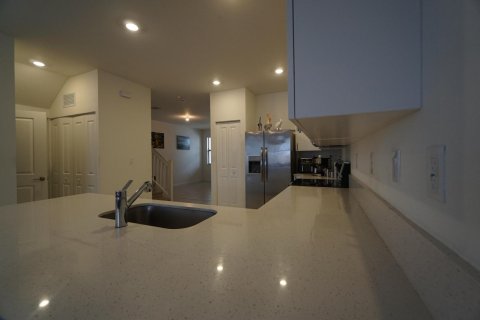 Villa ou maison à louer à Miami, Floride: 4 chambres, 169.08 m2 № 2146577 - photo 10