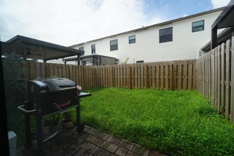 Villa ou maison à louer à Miami, Floride: 4 chambres, 169.08 m2 № 2146577 - photo 16
