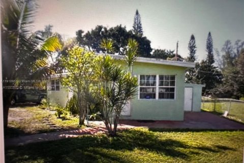 House in West Park, Florida 2 bedrooms, 98.29 sq.m. № 2013242