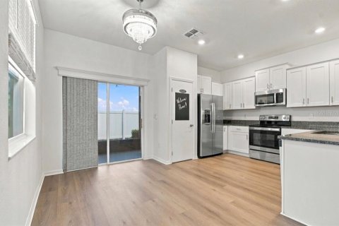 Touwnhouse à louer à San Antonio, Floride: 2 chambres, 143.16 m2 № 2398789 - photo 17