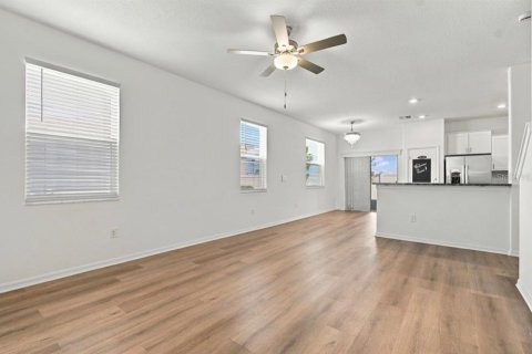 Touwnhouse à louer à San Antonio, Floride: 2 chambres, 143.16 m2 № 2398789 - photo 7