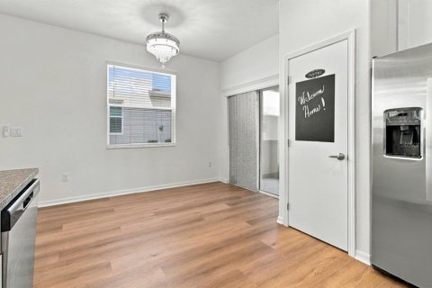 Touwnhouse à louer à San Antonio, Floride: 2 chambres, 143.16 m2 № 2398789 - photo 18