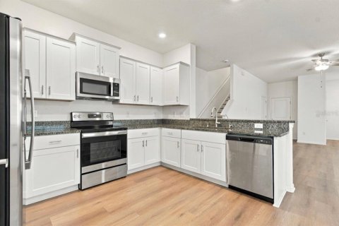 Touwnhouse à louer à San Antonio, Floride: 2 chambres, 143.16 m2 № 2398789 - photo 15