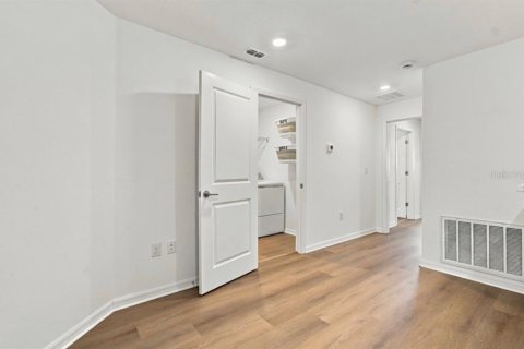Touwnhouse à louer à San Antonio, Floride: 2 chambres, 143.16 m2 № 2398789 - photo 27