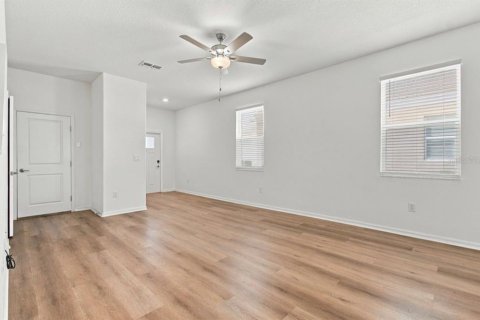 Touwnhouse à louer à San Antonio, Floride: 2 chambres, 143.16 m2 № 2398789 - photo 8