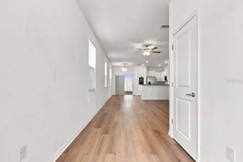 Touwnhouse à louer à San Antonio, Floride: 2 chambres, 143.16 m2 № 2398789 - photo 5