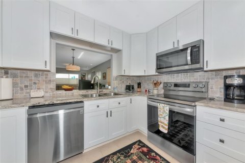 House in Sarasota, Florida 3 bedrooms, 160.16 sq.m. № 1792332 - photo 20