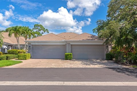 House in Sarasota, Florida 3 bedrooms, 160.16 sq.m. № 1792332 - photo 1