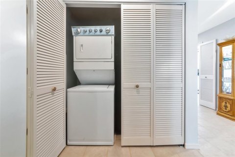House in Sarasota, Florida 3 bedrooms, 160.16 sq.m. № 1792332 - photo 28