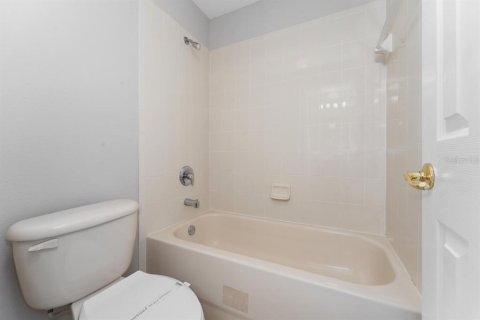 House in Orlando, Florida 4 bedrooms, 170.2 sq.m. № 1838041 - photo 20