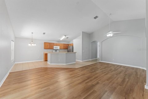 House in Orlando, Florida 4 bedrooms, 170.2 sq.m. № 1838041 - photo 3
