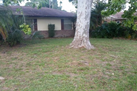 House in Deltona, Florida 4 bedrooms, 175.03 sq.m. № 1030171 - photo 21