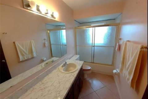House in Deltona, Florida 4 bedrooms, 175.03 sq.m. № 1030171 - photo 9