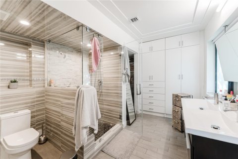 Casa en venta en North Miami, Florida, 4 dormitorios, 154.78 m2 № 1970674 - foto 7