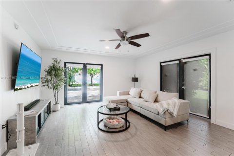 Casa en venta en North Miami, Florida, 4 dormitorios, 154.78 m2 № 1970674 - foto 20