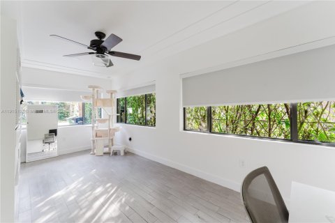 Casa en venta en North Miami, Florida, 4 dormitorios, 154.78 m2 № 1970674 - foto 14