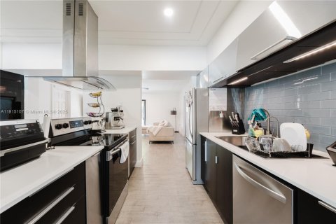 Casa en venta en North Miami, Florida, 4 dormitorios, 154.78 m2 № 1970674 - foto 27