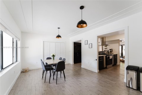 Casa en venta en North Miami, Florida, 4 dormitorios, 154.78 m2 № 1970674 - foto 28