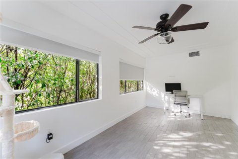 Casa en venta en North Miami, Florida, 4 dormitorios, 154.78 m2 № 1970674 - foto 15