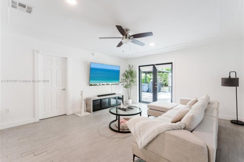Casa en venta en North Miami, Florida, 4 dormitorios, 154.78 m2 № 1970674 - foto 22