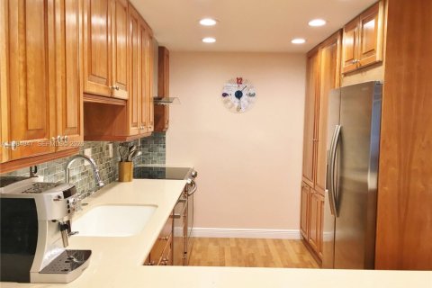 Copropriété à vendre à Coral Gables, Floride: 2 chambres, 114.92 m2 № 2046800 - photo 3