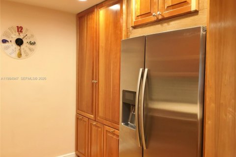 Copropriété à vendre à Coral Gables, Floride: 2 chambres, 114.92 m2 № 2046800 - photo 6