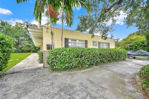 Casa en alquiler en Miami, Florida, 3 dormitorios, 139.35 m2 № 2171016 - foto 4