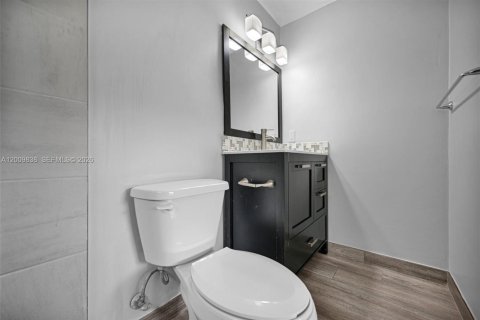 Casa en alquiler en Miami, Florida, 3 dormitorios, 139.35 m2 № 2171016 - foto 23
