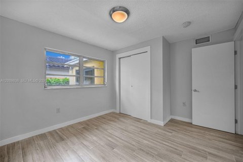 Casa en alquiler en Miami, Florida, 3 dormitorios, 139.35 m2 № 2171016 - foto 27