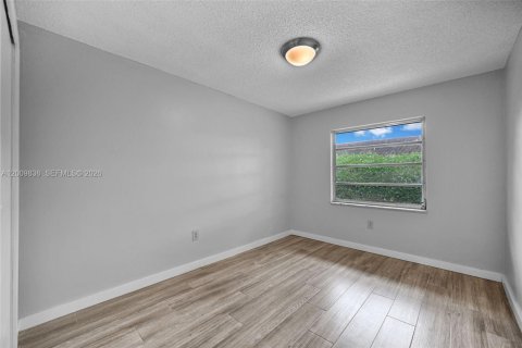 Casa en alquiler en Miami, Florida, 3 dormitorios, 139.35 m2 № 2171016 - foto 28