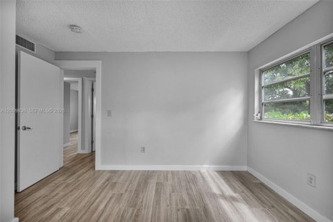 Casa en alquiler en Miami, Florida, 3 dormitorios, 139.35 m2 № 2171016 - foto 29