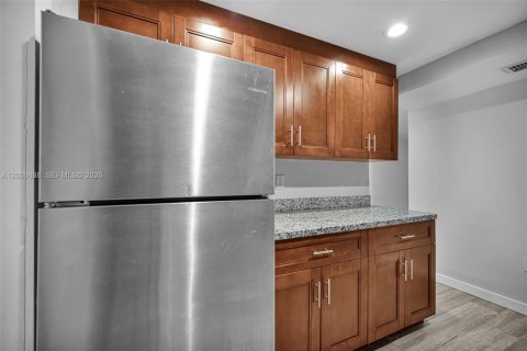 Casa en alquiler en Miami, Florida, 3 dormitorios, 139.35 m2 № 2171016 - foto 16
