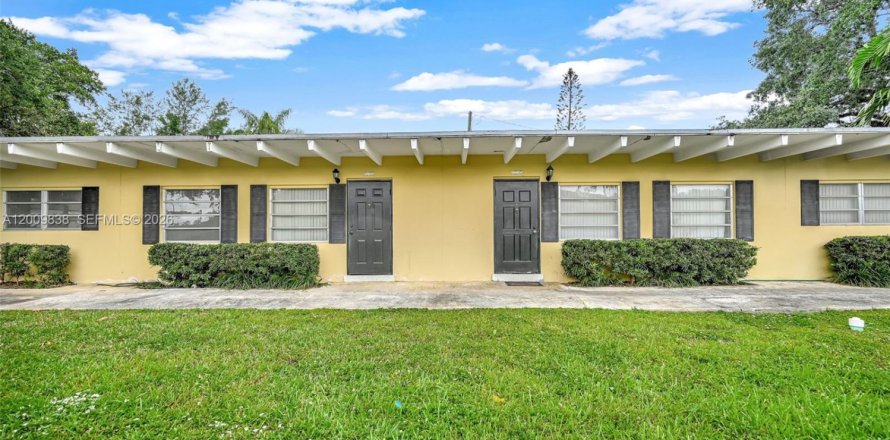 Casa en Miami, Florida 3 dormitorios, 139.35 m2 № 2171016