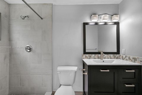 Casa en alquiler en Miami, Florida, 3 dormitorios, 139.35 m2 № 2171016 - foto 22