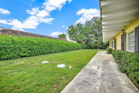 Casa en alquiler en Miami, Florida, 3 dormitorios, 139.35 m2 № 2171016 - foto 6