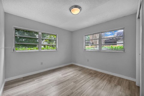 Casa en alquiler en Miami, Florida, 3 dormitorios, 139.35 m2 № 2171016 - foto 20