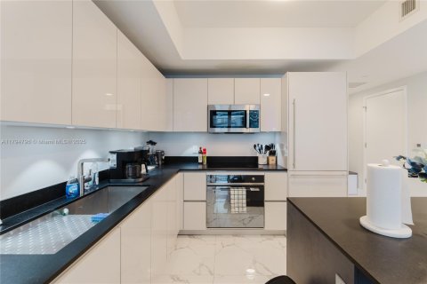 Condominio en venta en Miami, Florida, 2 dormitorios, 95.5 m2 № 1936990 - foto 15