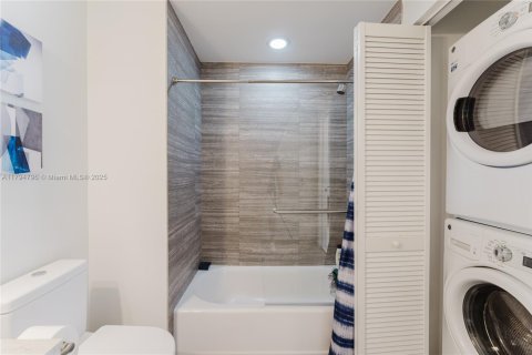 Condominio en venta en Miami, Florida, 2 dormitorios, 95.5 m2 № 1936990 - foto 27