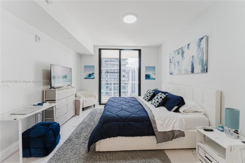 Condo in Miami, Florida, 2 bedrooms  № 1936990 - photo 17