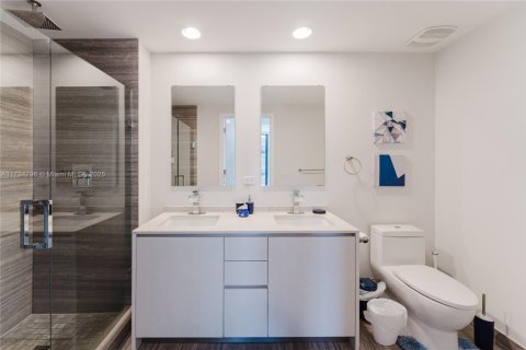 Condo in Miami, Florida, 2 bedrooms  № 1936990 - photo 22