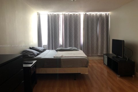 Condo in Aventura, Florida, 3 bedrooms  № 2077903 - photo 17