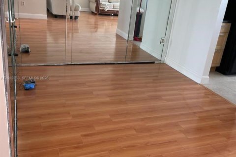 Condo in Aventura, Florida, 3 bedrooms  № 2077903 - photo 15