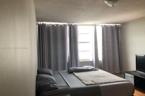 Condo in Aventura, Florida, 3 bedrooms  № 2077903 - photo 16