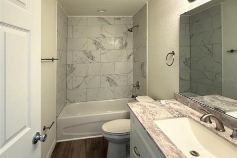 House in Edgewater, Florida 3 bedrooms, 162.21 sq.m. № 1885302 - photo 19