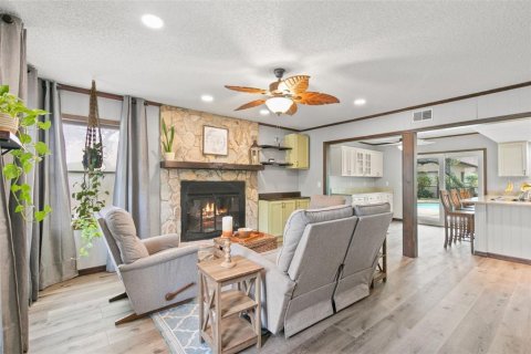 House in Safety Harbor, Florida 3 bedrooms, 197.32 sq.m. № 1916259 - photo 9