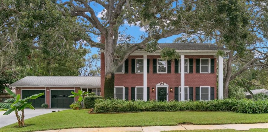 House in Safety Harbor, Florida 3 bedrooms, 197.32 sq.m. № 1916259
