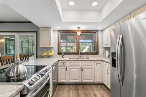 House in Safety Harbor, Florida 3 bedrooms, 197.32 sq.m. № 1916259 - photo 11