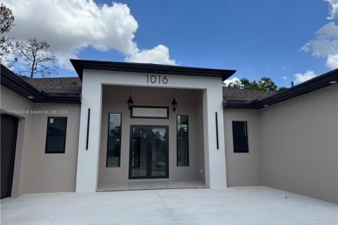 House in Lehigh Acres, Florida 4 bedrooms № 1768650 - photo 4